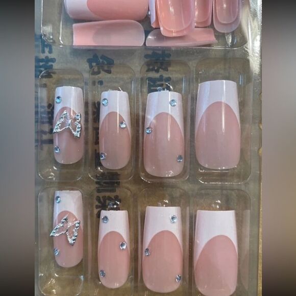 Y2K 24 Piece White French Tip Butterfly Rhinestone Square Press On Nails - Picture 7 of 9